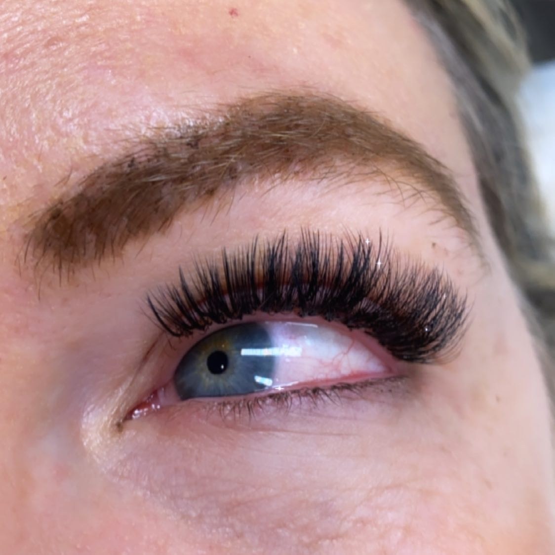 Volume lash extensions, blue eye